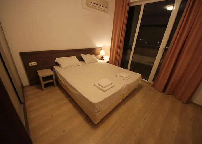 Апартаменты Menada Zornitsa *