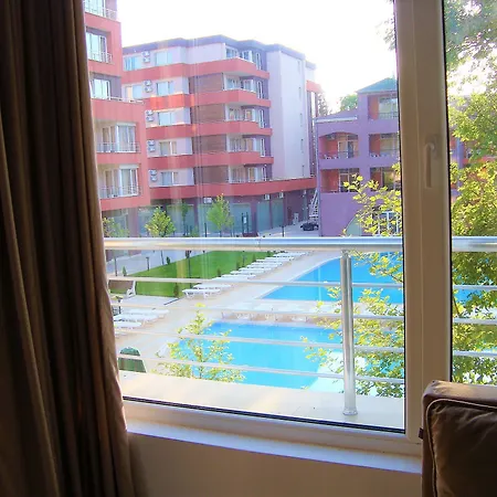 Апартамент Menada Zornitsa