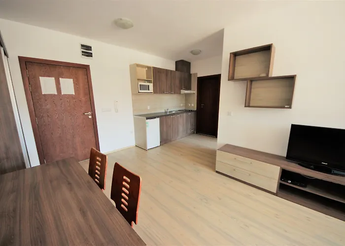 Menada Zornitsa Slantchev Briag